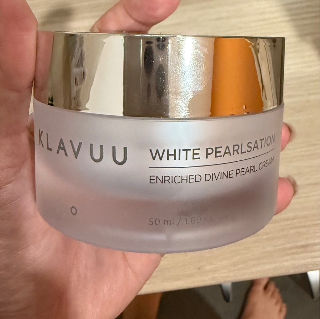 Enriched Divine Pearl Cream imgfdn-94afe0e1-d2a9-4087-a7ad-c3ed882708b3