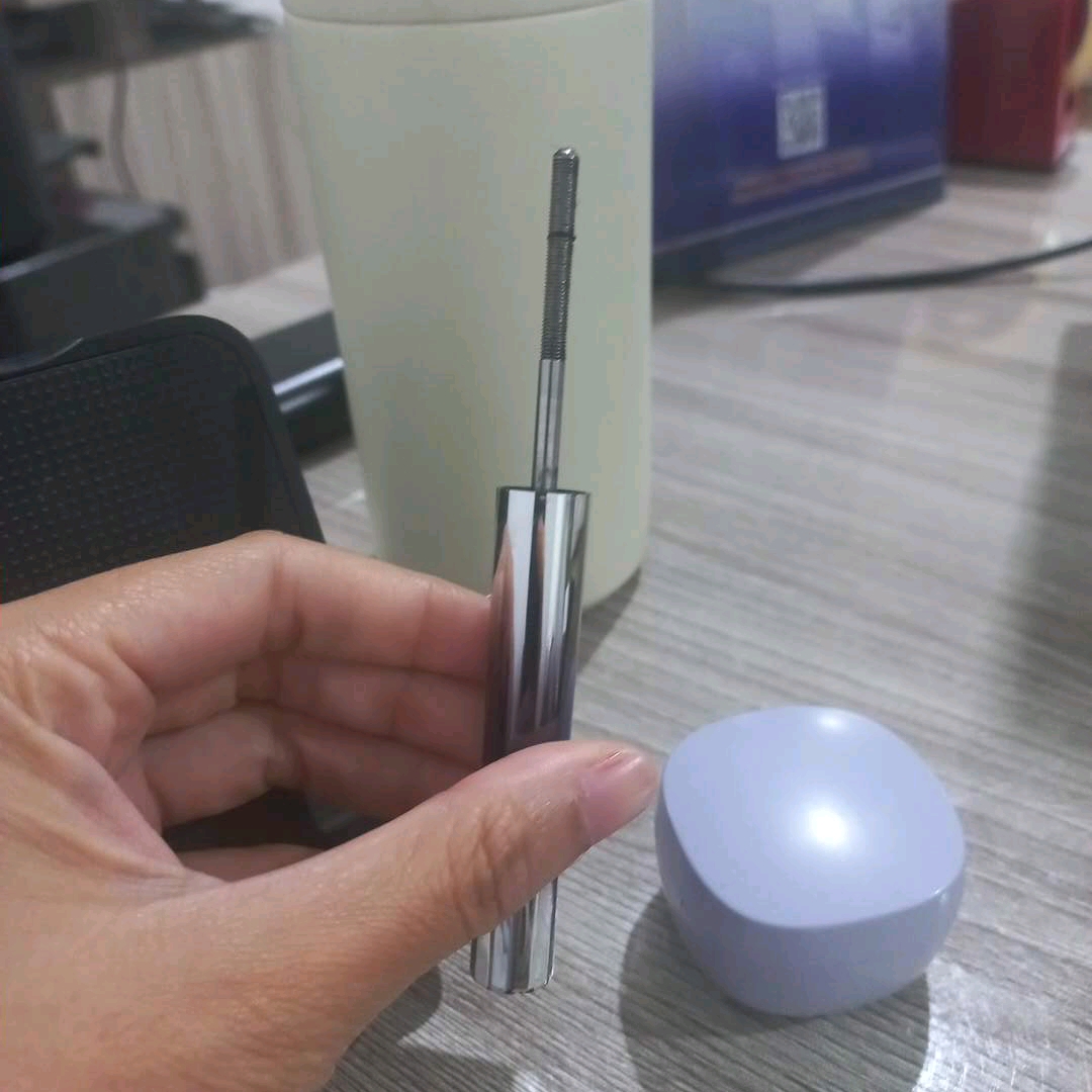 Iron Mascara imgfdn-a5b5f70a-f786-4393-aee3-f8fb9da70c9a