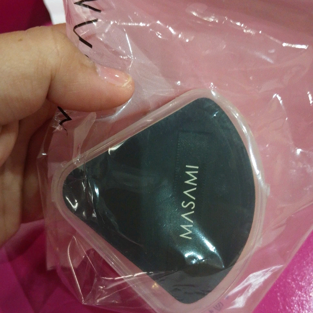 Slim Triangle Cotton Puff imgfdn-079f8b9c-ca89-4f20-883c-8b91be2cd189