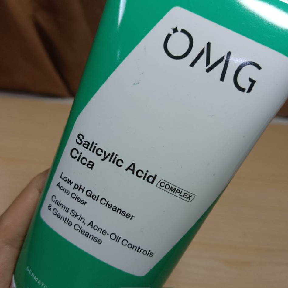 Salicylic Acid Cica Low pH Gel Cleanser imgfdn-8da777f6-5ee7-4d7a-bdfd-0703719f837a