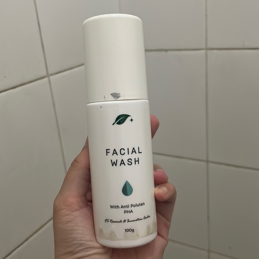Facial Wash imgfdn-f9f04cc7-f337-4428-9c63-1a7544ff5e05