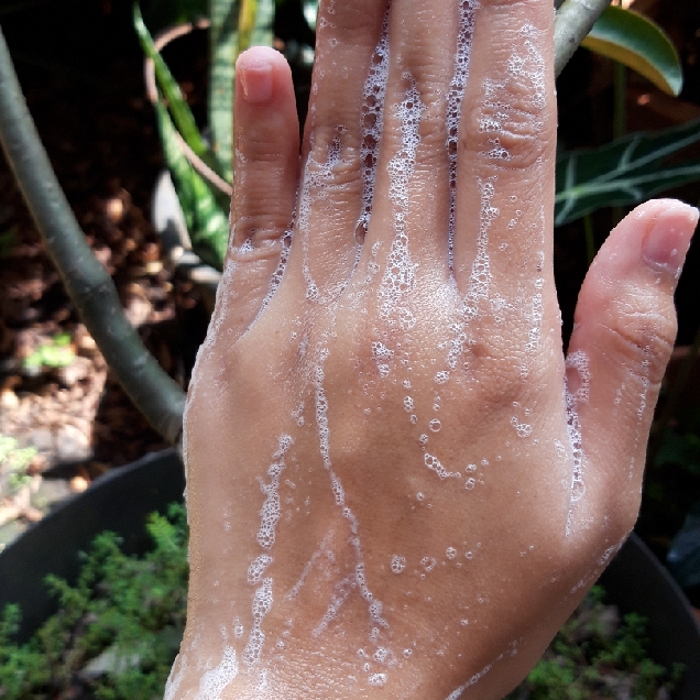 Perfumed Shower Serum - Acne Care imgfdn-841630ee-a825-4bdc-bde2-0b7a68ac49e4