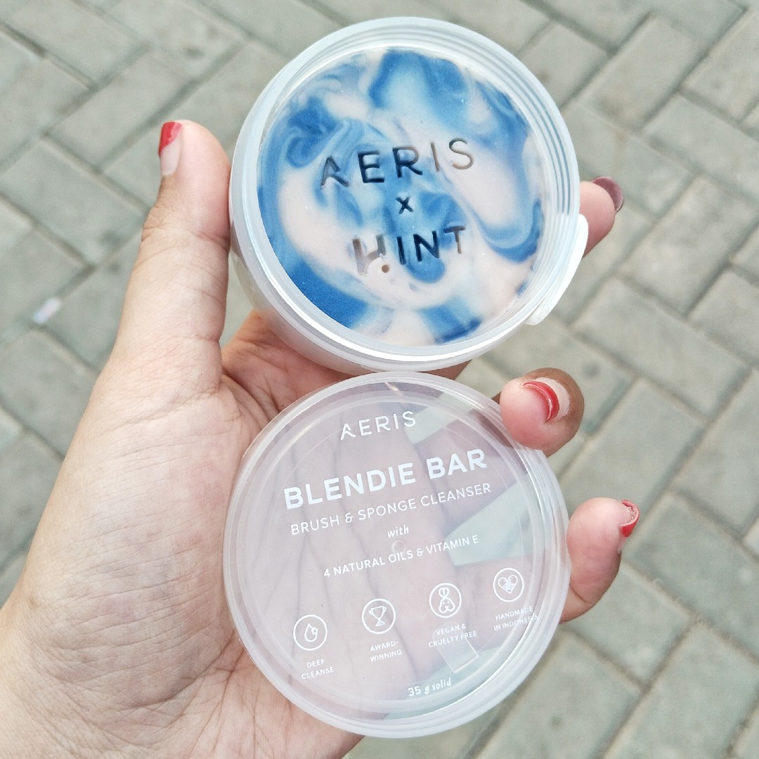 Aeris Beauté x HINT Blendie Bar - Realm imgfdn-f0dadae2-4109-43ee-a0c0-e1cf591a33b6