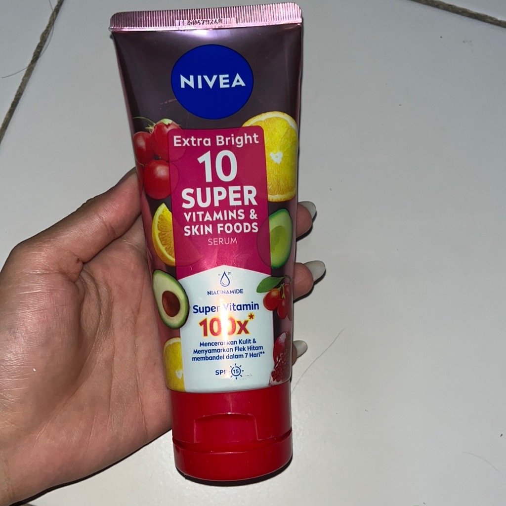 Extra Bright Body Serum 10 Super Vitamin & Skin Food imgfdn-14022667-f148-457f-8b14-ef1aa1f8619c