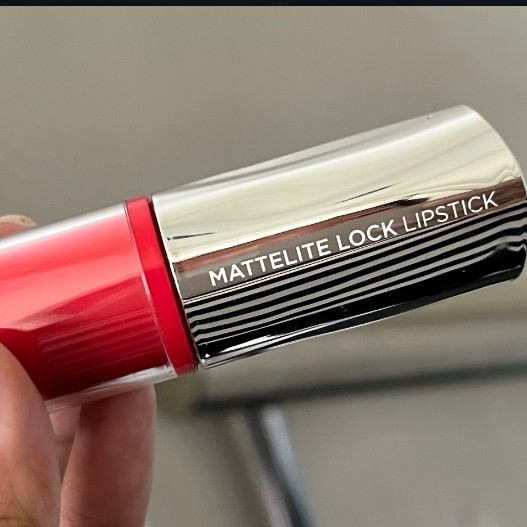 Mattelite Lock Lipstick - 09 Mars imgfdn-1a01f471-c667-4361-a4db-43866a8ad780