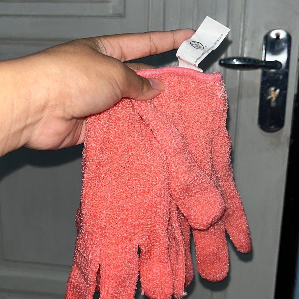 Bath Gloves - Pink imgfdn-30bf8b1a-b744-4bb5-9e11-3751a894e9f1
