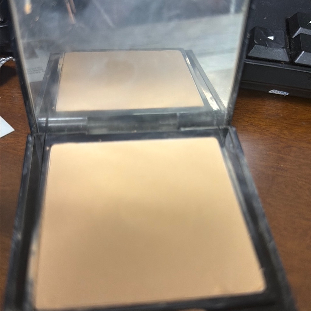 Holy Perfecting Pressed Powder - Maia imgfdn-d6a87b34-9b57-4b35-96bc-fb99b5569f17