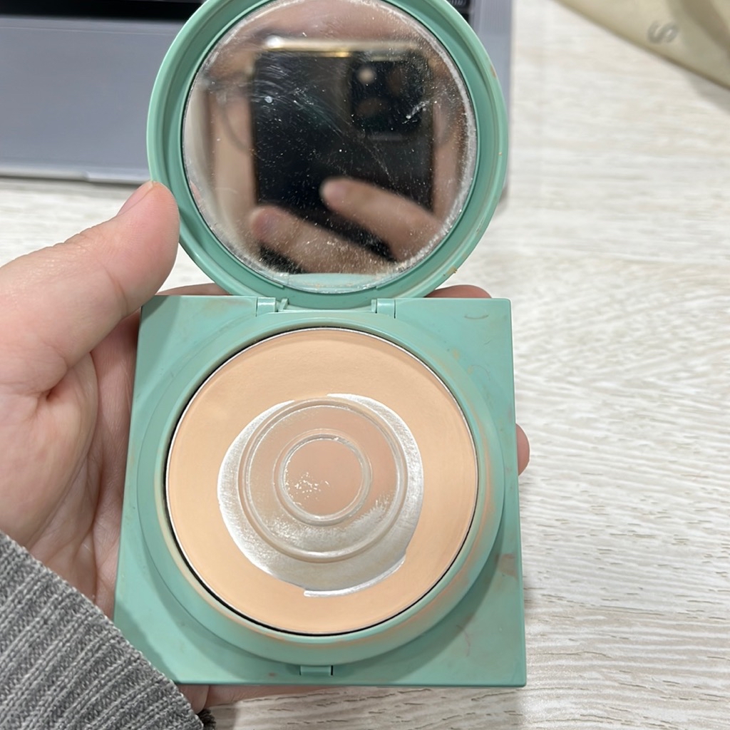 Blur & Cover Two Way Cake : Oil Control - Cream Puff imgfdn-37dab35e-7d46-4b88-8e5e-f507acae254f