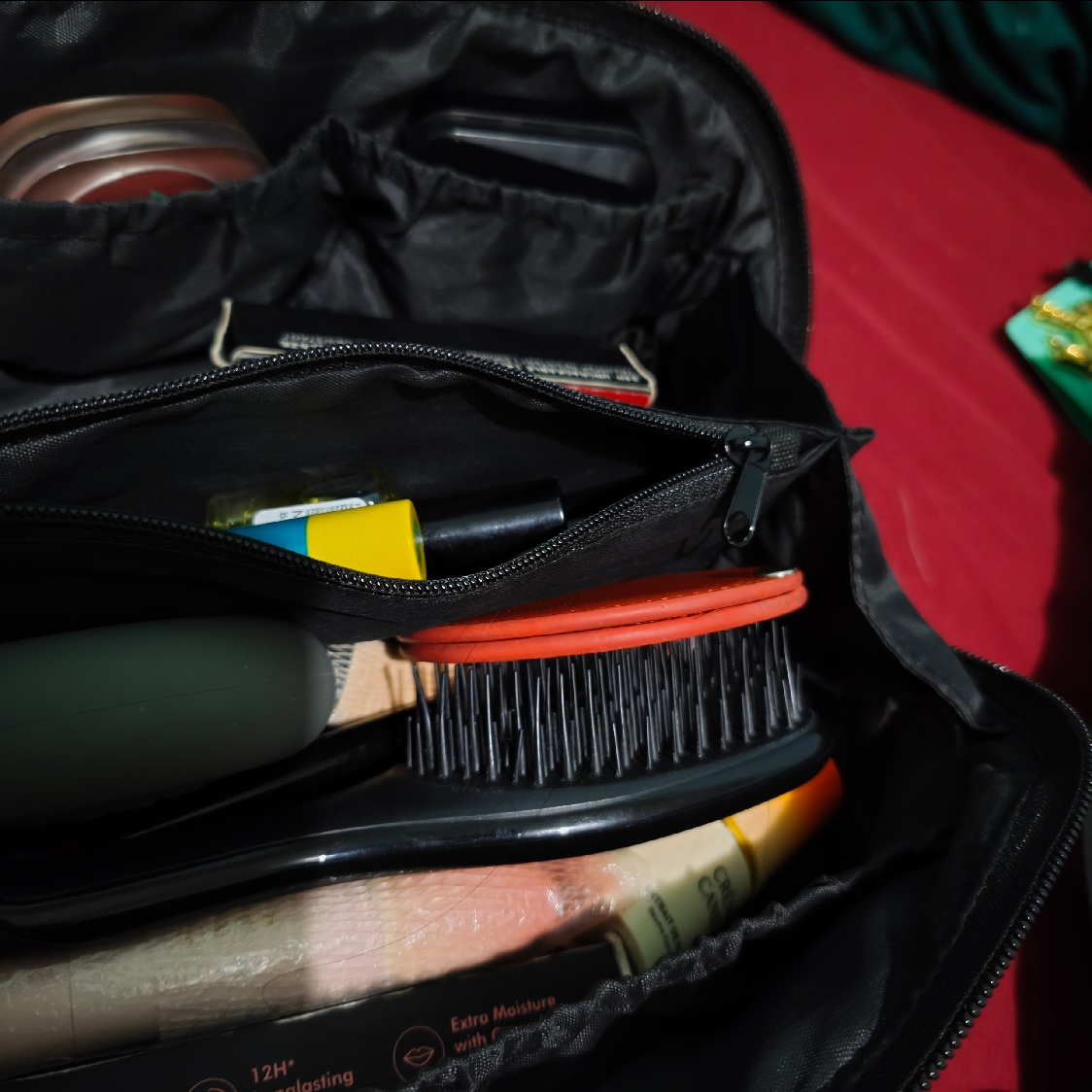 Airy Pouch In Carbon - Black S imgfdn-1af6ac2d-40b4-4cb4-bd24-687add73d69c