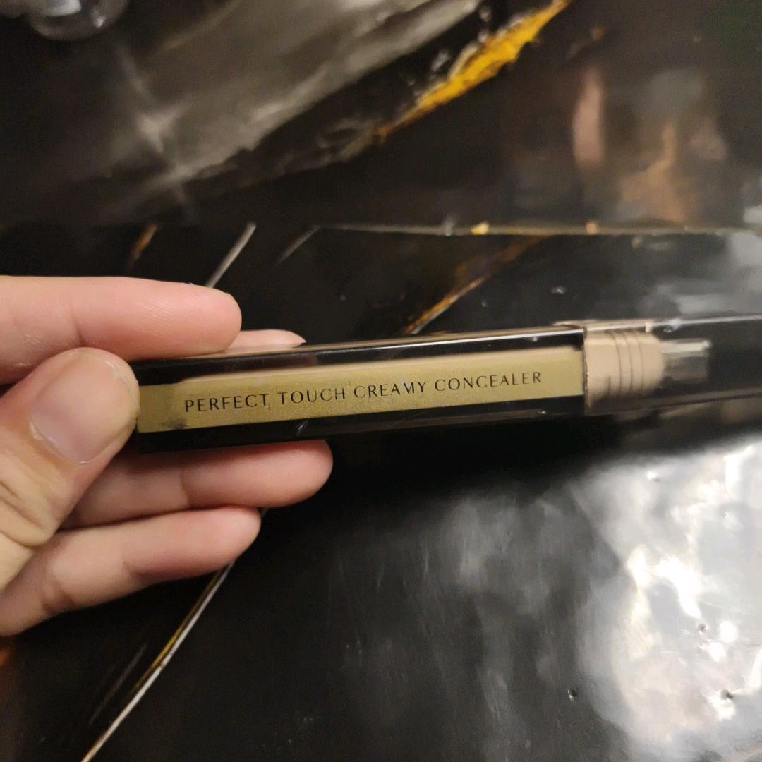 Perfect Touch Creamy Concealer - Ivory imgfdn-4fdbfe8f-9bf3-4c3b-a795-0bc648f3a080