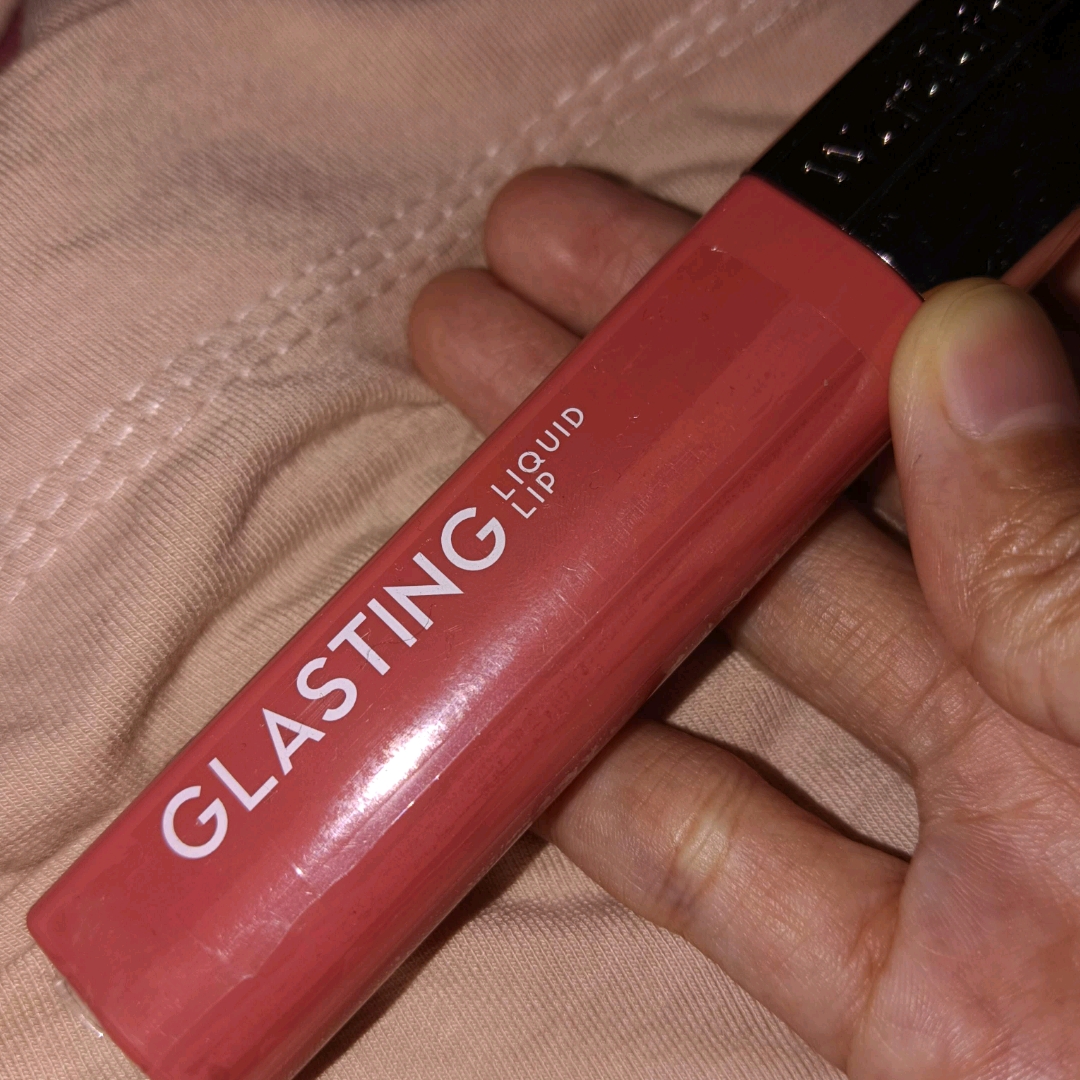 Glasting Liquid Lip - 02 Peach Polish imgfdn-997b797f-bcce-4a0b-ae60-c50ed3fbab50