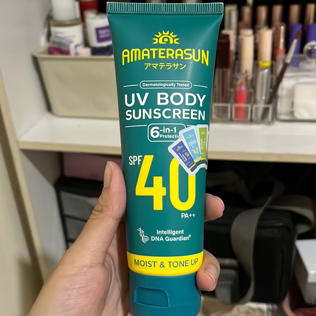 UV Body Sunscreen SPF 40 PA++ imgfdn-245cb929-6fbf-4c9e-a373-57e063869fa4