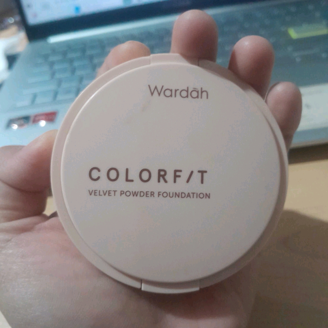Colorfit Velvet Powder Foundation - 52N Almond imgfdn-f78e57d3-71f0-4222-9d44-6faad3f32dbb