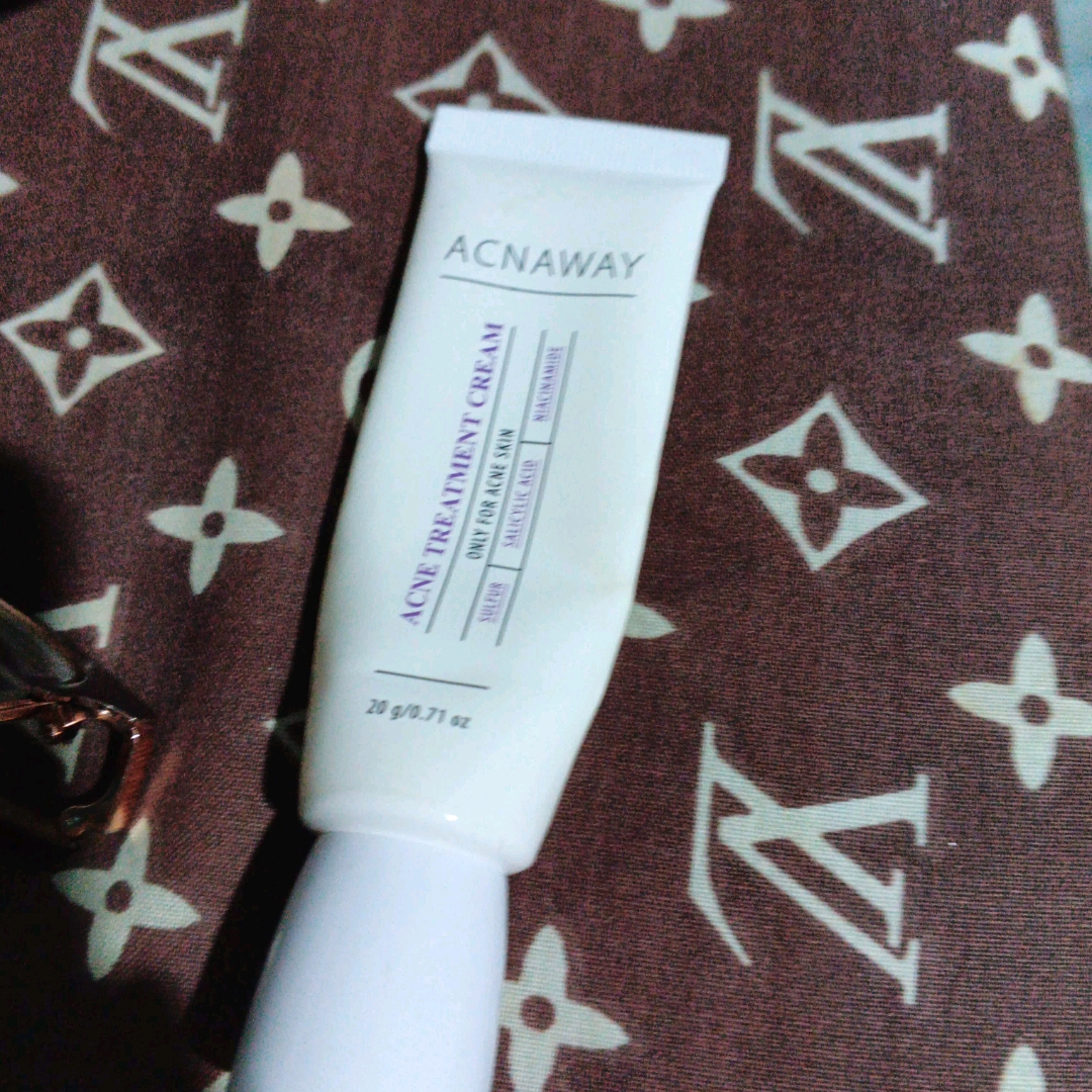 Stubborn Acne Cream imgfdn-899ce9ef-e5e9-4c51-a3d7-15378fbe2ec3