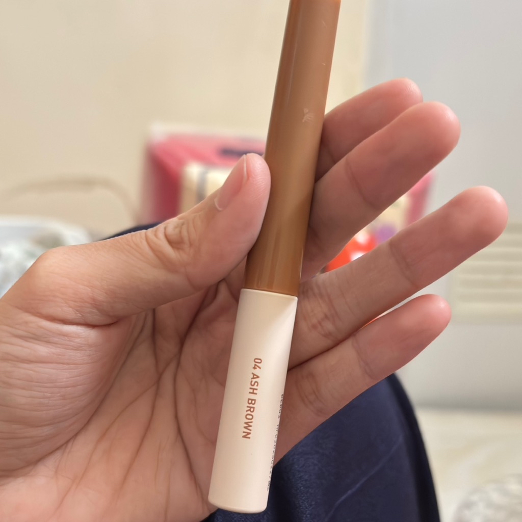 Speedy Skinny Browcara - Ash Brown imgfdn-75c091f6-0c8a-485e-9ec9-e6ff5a93a1e5