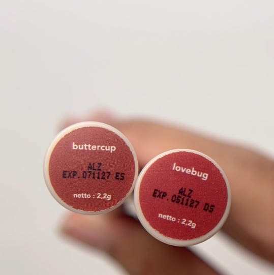 Melt My Kiss Watershine Lip Balm - Love Bug imgfdn-ae600c81-4181-42c7-8cd2-17a261d8bd88