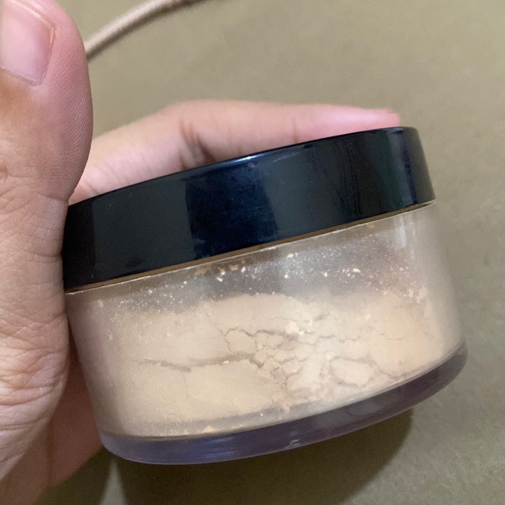 Silky Smooth Translucent Powder - 05 Snow imgfdn-1bef4d28-7a18-4671-9a62-95cdcb6e0cb0