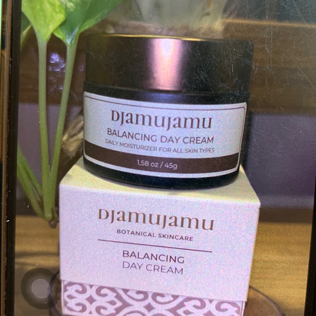 Balancing Day Cream imgfdn-b69d3198-8918-4b25-834c-f3ec6ff7dfb6