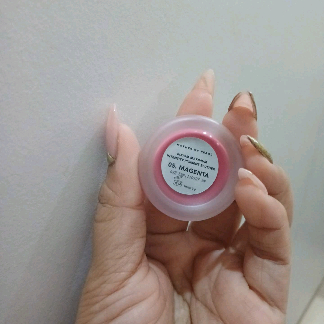 Bloom Maximum Intensity Pigment Blusher - 05 Magenta imgfdn-703f2864-6f16-4e9f-8c0c-97a02ae10ed3