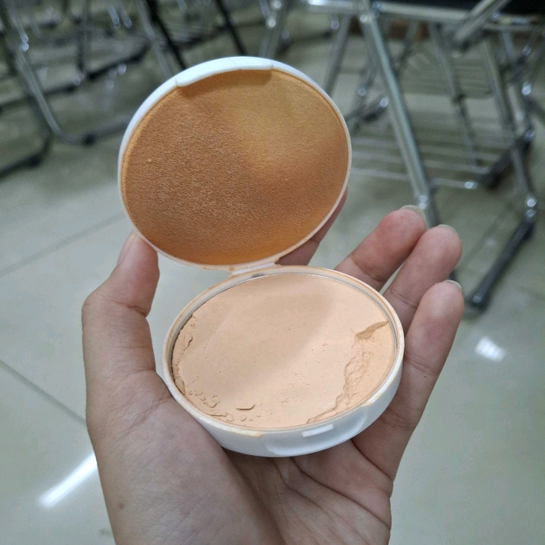 Two Way Cake - Natural imgfdn-bfc820af-c3e1-4c84-aa1d-bb4b154ab2fd