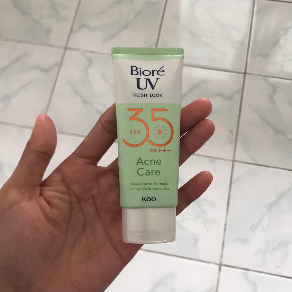 UV Fresh Look Acne Care SPF35  imgfdn-fb0659a2-e1c4-4c01-8d22-2db4627ff397