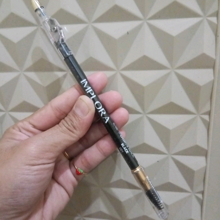 Eyebrow Pencil - Black imgfdn-b0af8a83-6629-4e5b-a1f0-647a99918db1