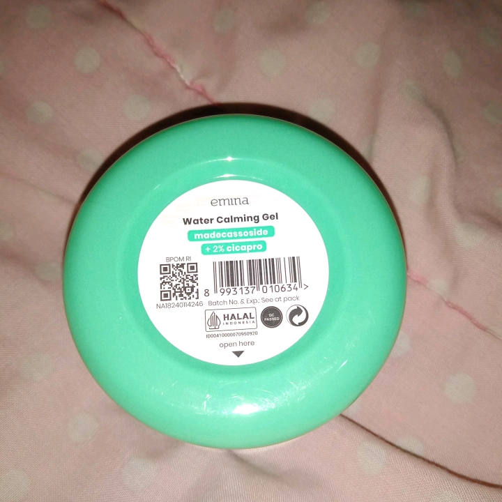 Water Calming Gel Moisturizer imgfdn-0175c20e-6361-4676-839d-e8168e69ed60