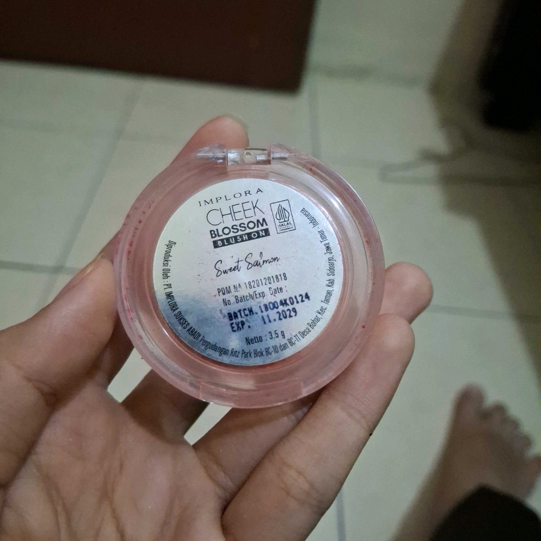 Cheek Blossom Blush On - 04 Sweet Salmon imgfdn-9ee75002-d5c7-4547-a52f-abbf719d9063