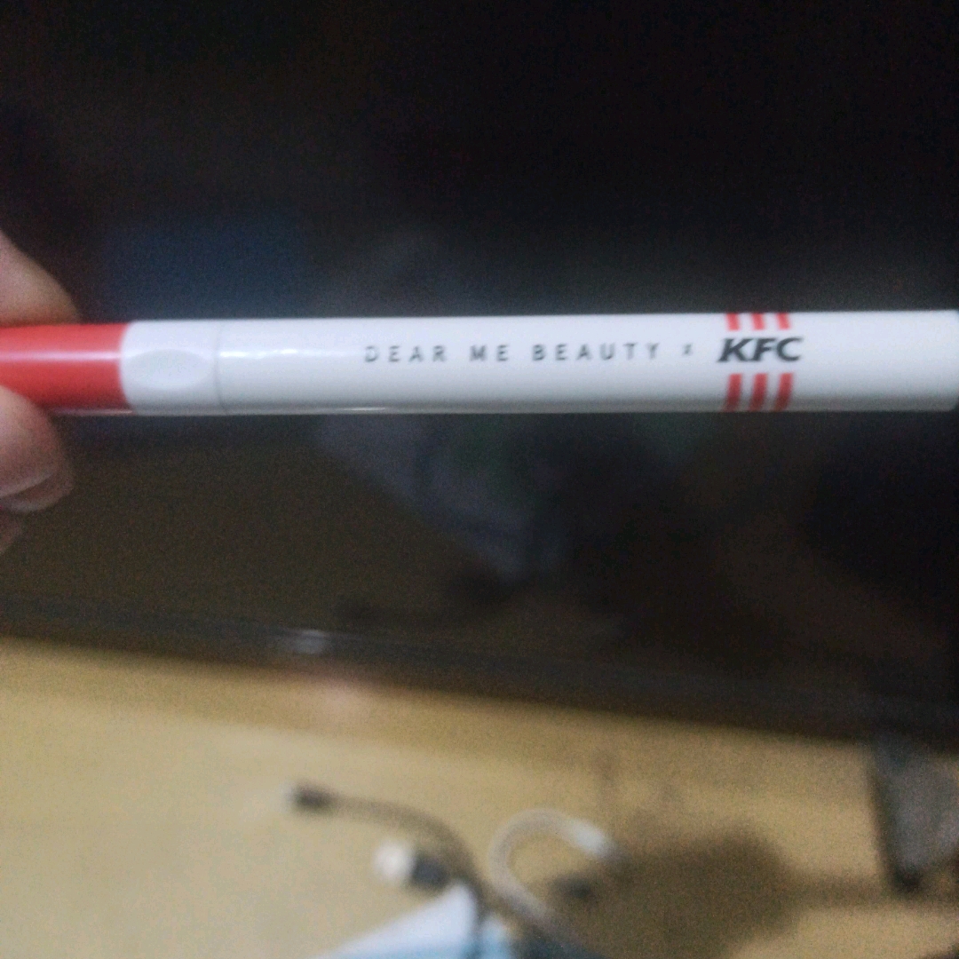 x KFC Perfect Matte Eyeliner  imgfdn-58b4f8ee-73e8-49b3-9260-2a0f3ba87e2b