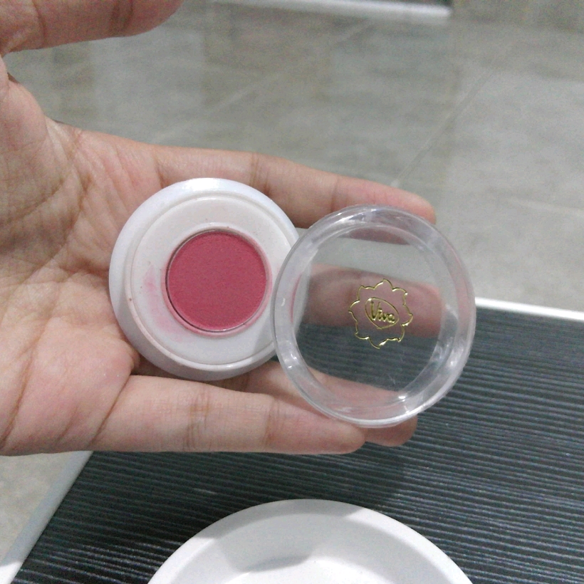 Fin Touch Blush On - 03 Red Pink imgfdn-19aaa729-4b4c-46ed-aedf-b67ca7260066
