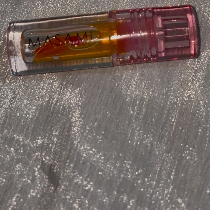 Tinted Lip Oil - Honey imgfdn-325d4a48-cb91-4035-9d36-2fa897844aa5