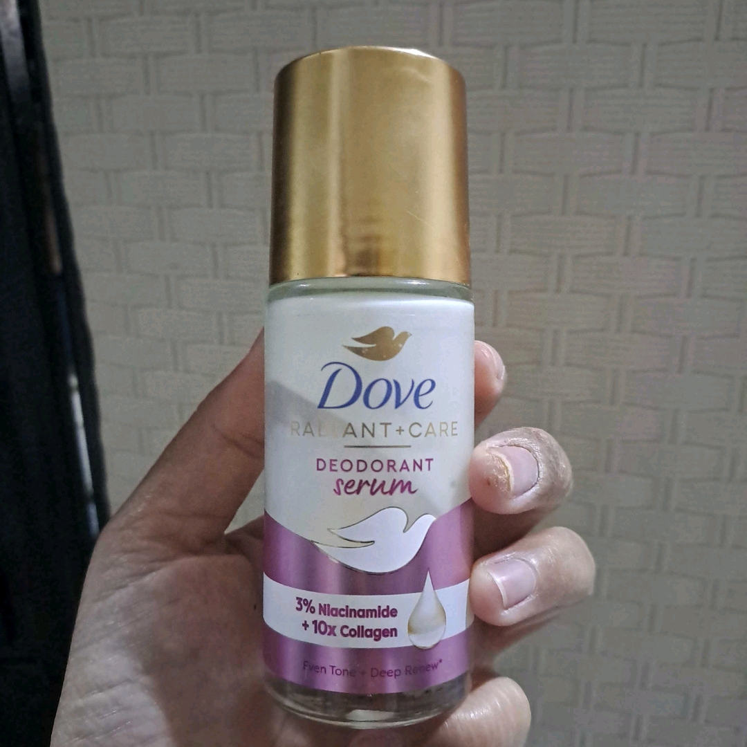 Radiant+Care Deodorant Serum Roll On  - 3% Niacinamide + 10x Collagen imgfdn-31406700-2981-4133-b392-64025d46b708