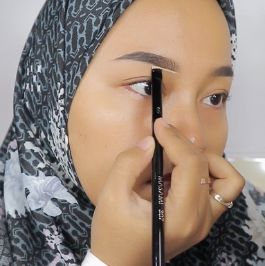 307 Flat Definer Brush 2.0 imgfdn-d0b0cbf9-abb4-49af-a549-f8cfe78bf9a5