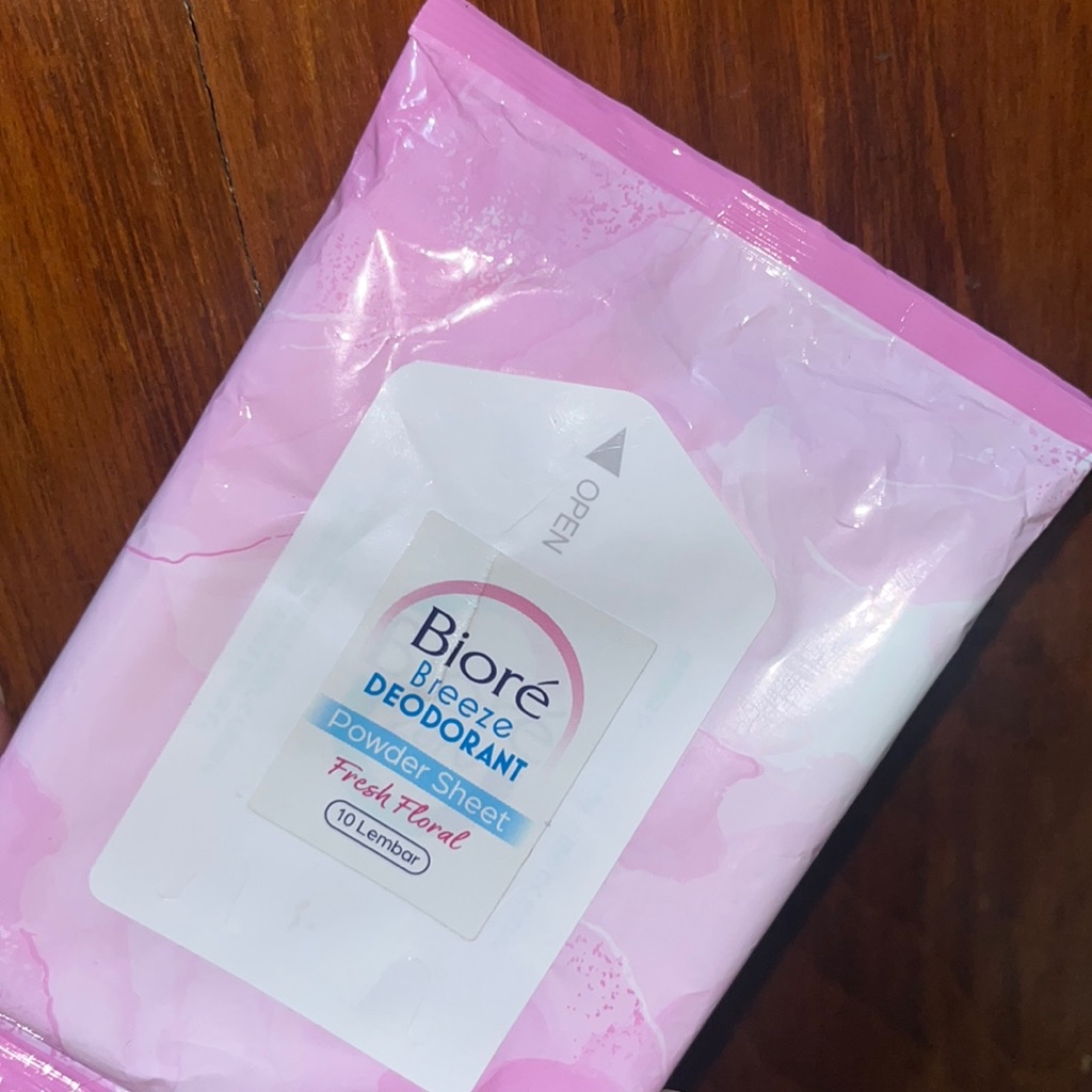 Breeze Deodorant Powder Sheet - Fresh Floral imgfdn-d23b85b2-a439-4523-af7b-e6815254a2fa