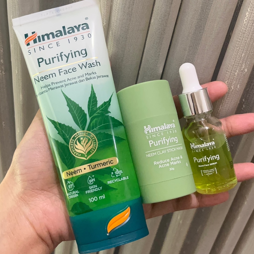 Purifying Neem Face Wash imgfdn-49ed1425-8c74-4679-8f51-6bc7e1457d31