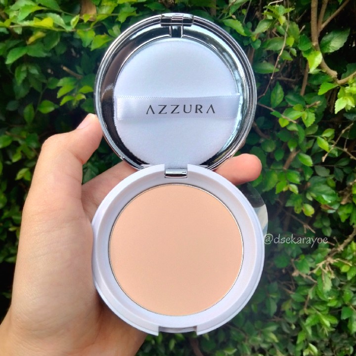 Compact Powder - Light Beige imgfdn-617c4963-7ff1-4757-a535-ab1c01fd4711