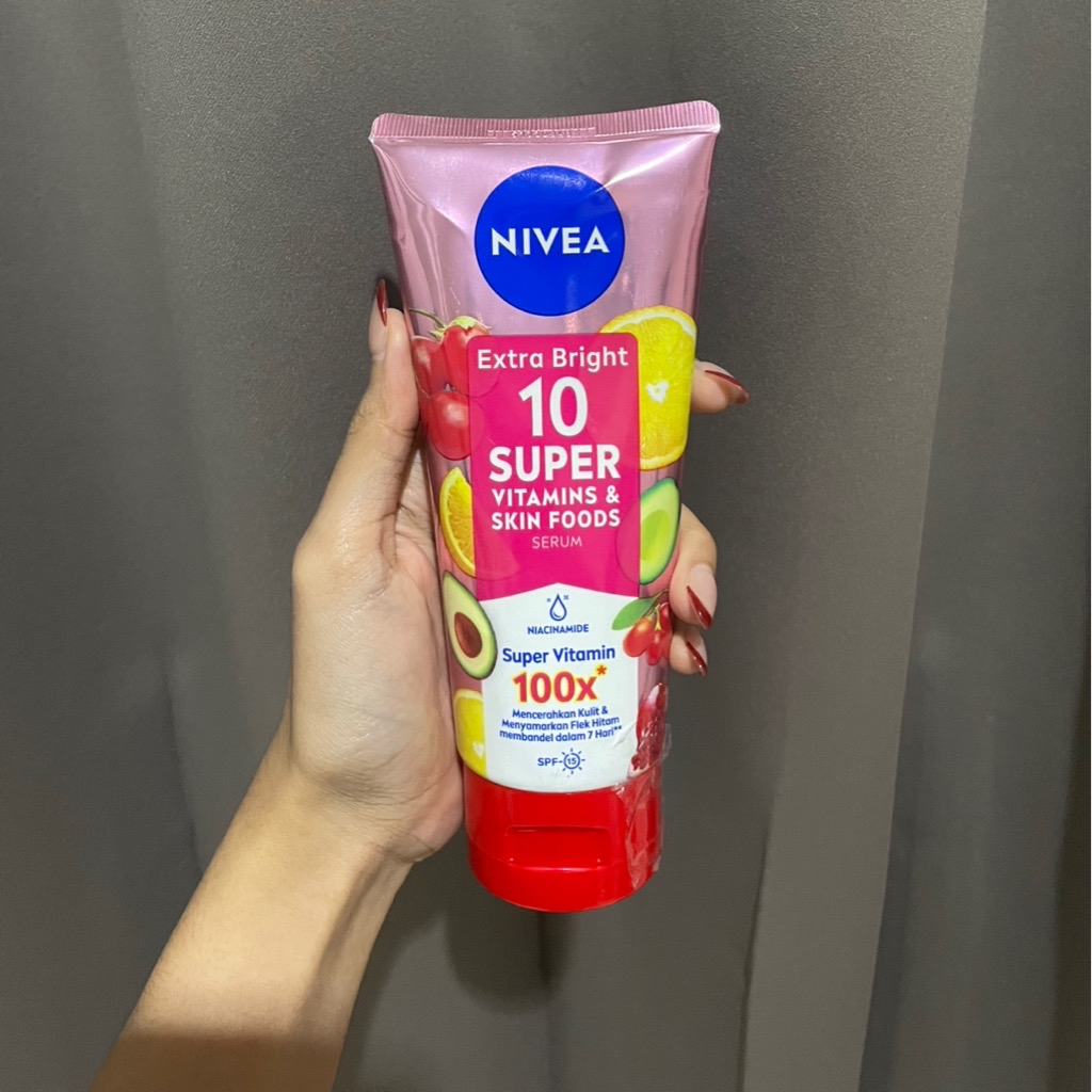 Extra Bright Body Serum 10 Super Vitamin & Skin Food imgfdn-9c98ac69-efdb-4831-9468-72e6aa0ddd7c