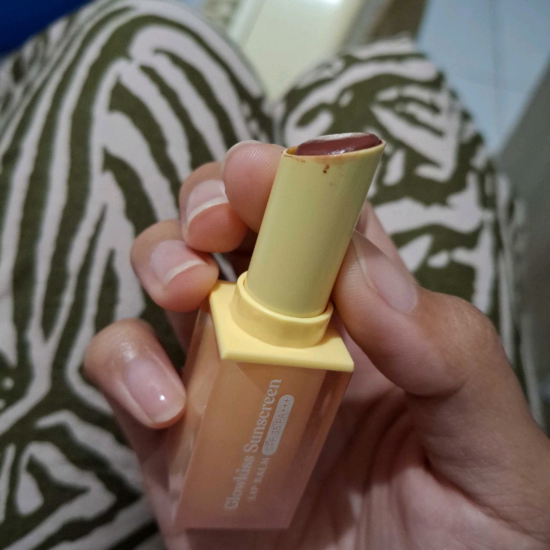 Glowkiss Sunscreen Lip Balm SPF 35 PA+++ - 05 Berry Pop imgfdn-ba608c97-36a7-4700-bbcc-d1dd6c8fc24c