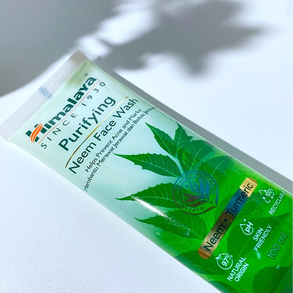 Purifying Neem Face Wash imgfdn-9998c6da-4373-404d-b668-87392e6da3d4