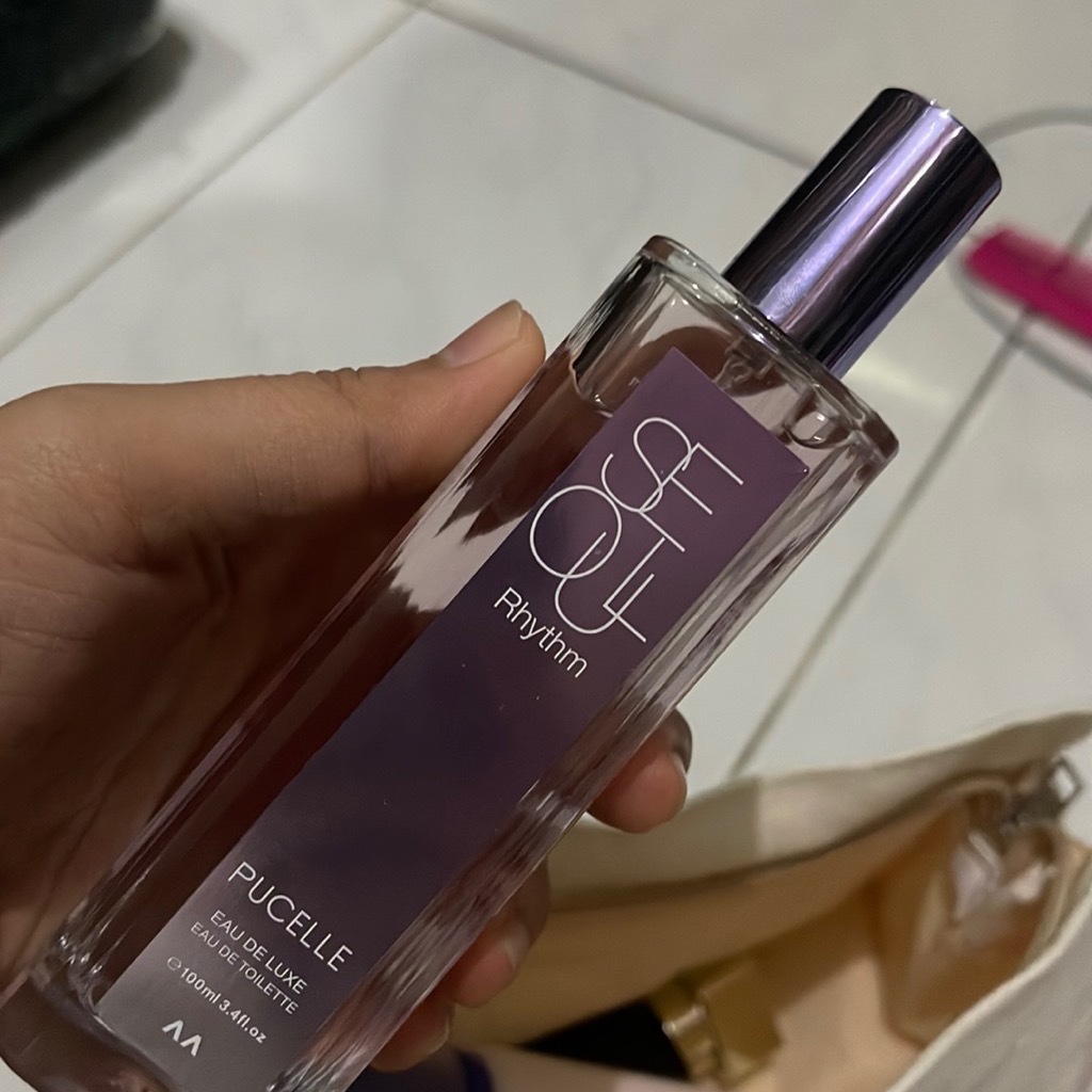 Eau de Luxe Cologne - Lucent imgfdn-3416cd87-4173-495b-a533-193c716e7180