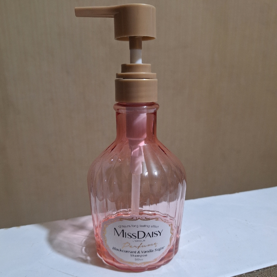 French Perfume Shampoo - Blackcurrant and Vanilla Sugar imgfdn-4ba41456-d0e1-42f3-8d51-1d5a34682122