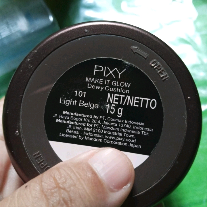 Make It Glow Dewy Cushion - 101 Light Beige imgfdn-4889a680-ddce-4632-8d47-f7b4220add4c