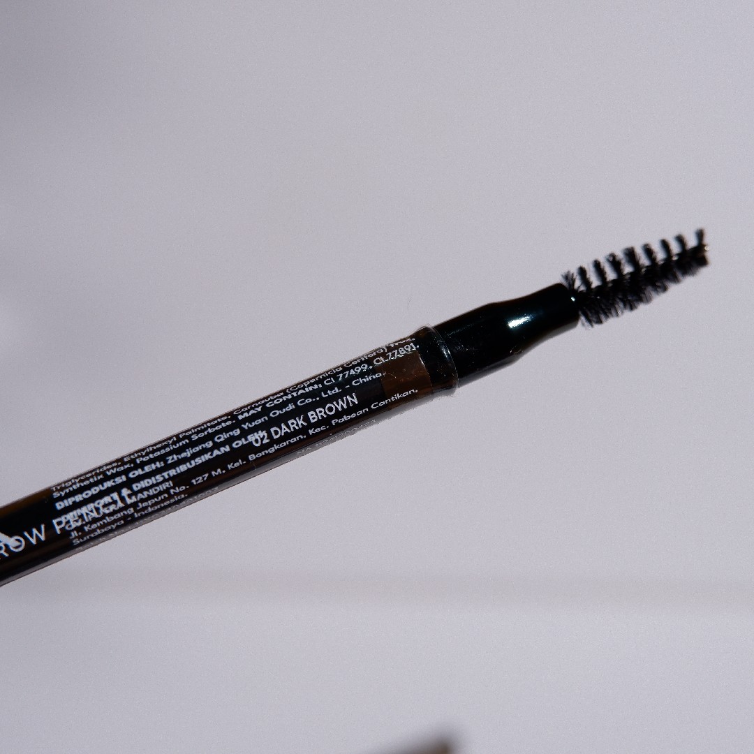 Urban Eyebrow Pencil - 02 Dark Brown imgfdn-a9d83cd3-ccfb-4628-bb39-61ac638a7226