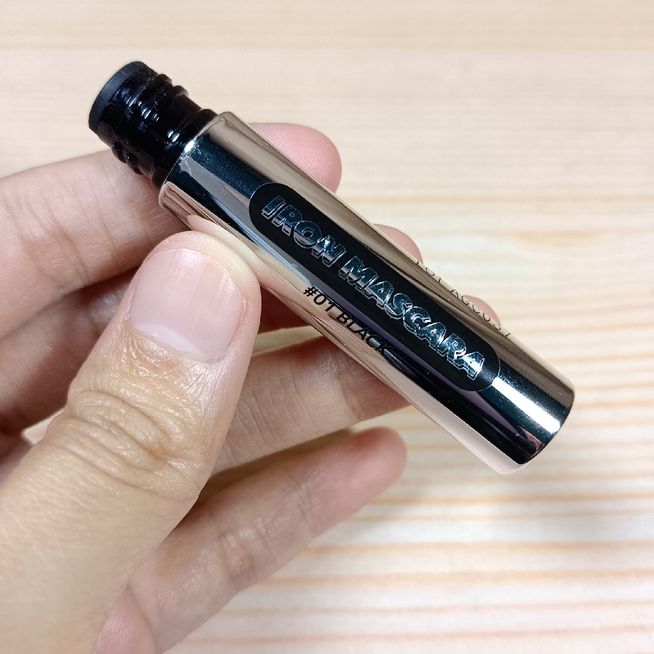 Iron Mascara imgfdn-dc85ca26-2192-4d53-affe-b1df46c164c1