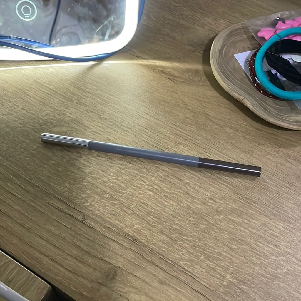 Natural Look Eyebrow Matic - Dark Brown imgfdn-f1e5de9b-eadb-4d87-95ec-6a442530c0c6