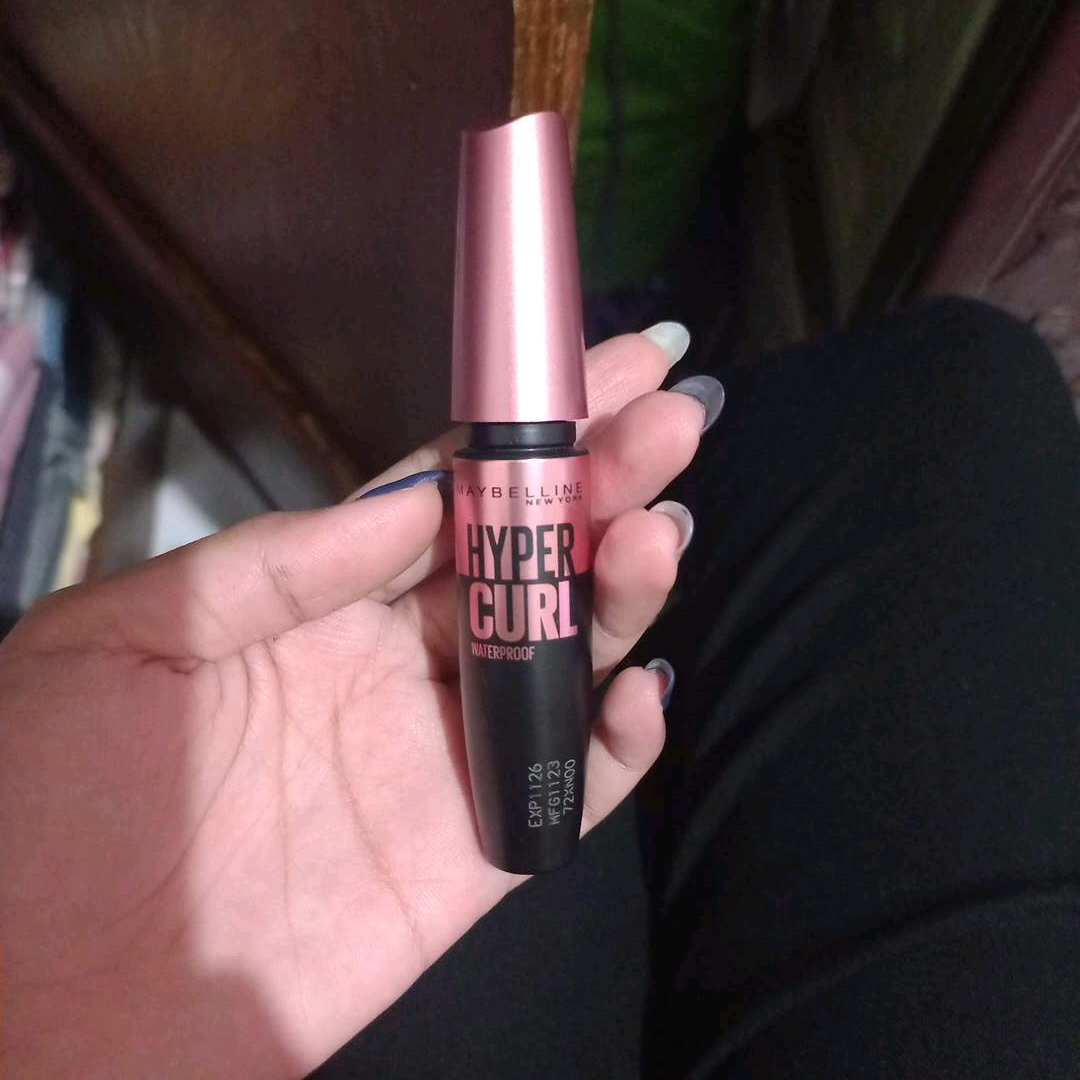 Hyper Curl Volum' Express Mascara imgfdn-8a24a330-8bb9-42b4-b0b7-483081e93ee0