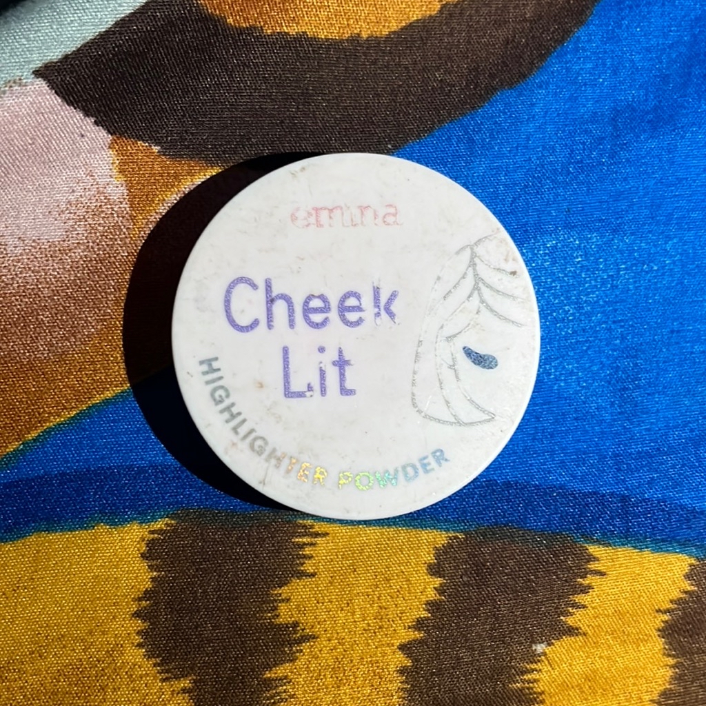 Cheeklit Highlighter Powder - Nudesparkle imgfdn-aecf6616-1337-42a4-8424-8c3fc081f5ed