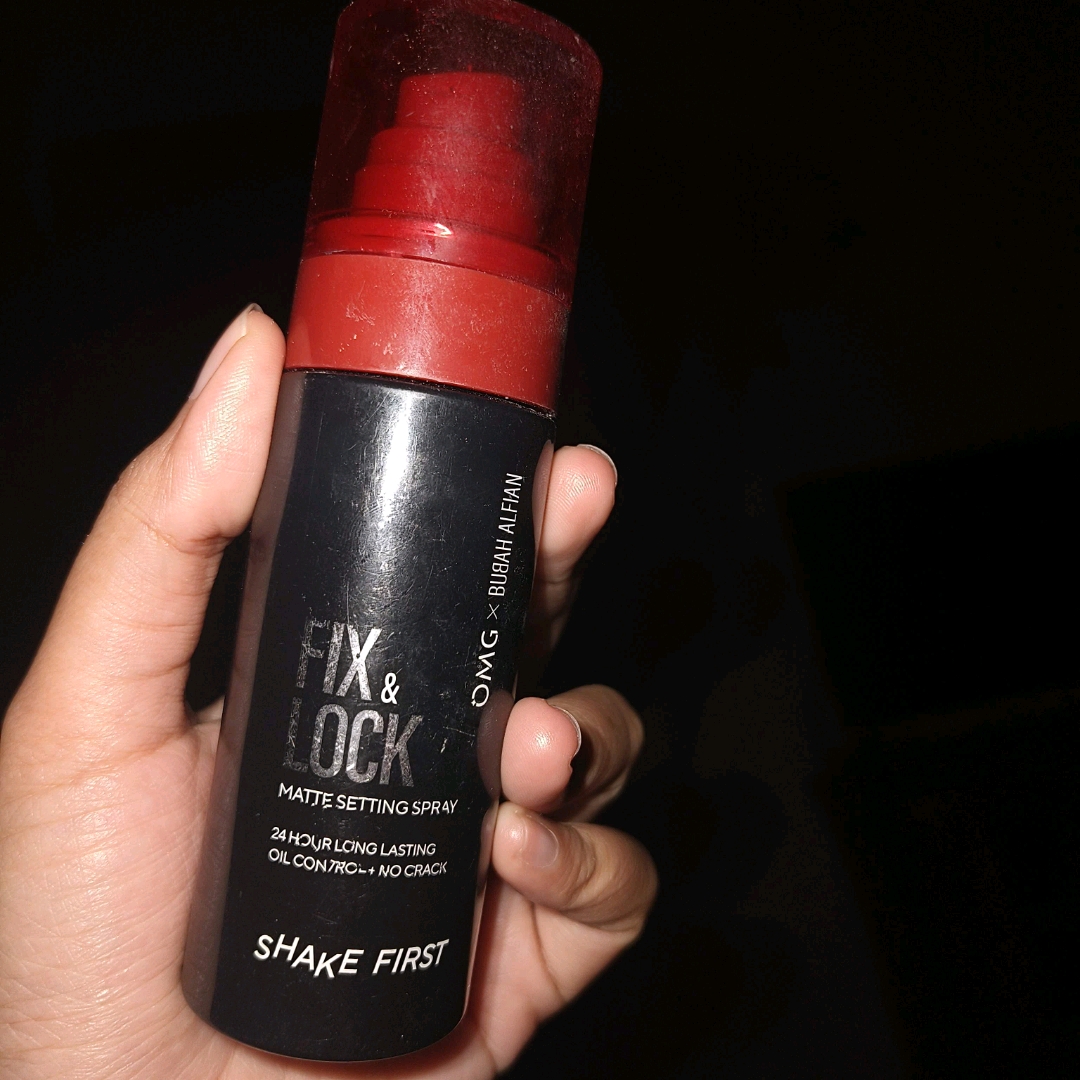Fix & Lock Matte Setting Spray imgfdn-fc9e14ff-d3c2-4d70-bbd2-a17b46aa4fba