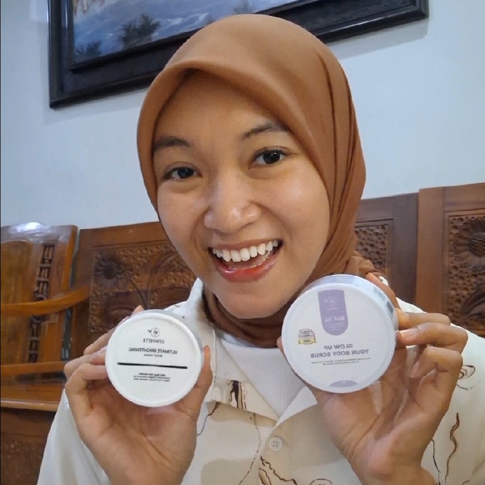 Glow Up Your Body Scrub imgfdn-f8bba526-5cbe-44c5-9028-1a8100d21526