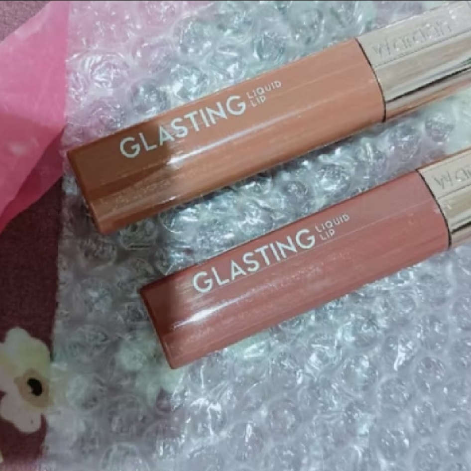 Glasting Liquid Lip - 19 Tawny Silk imgfdn-cf6e0ca5-b2ce-42c9-9c97-faa6e8f712c8